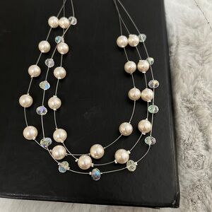 Lustrous Pearl and Crystal Bead Necklace